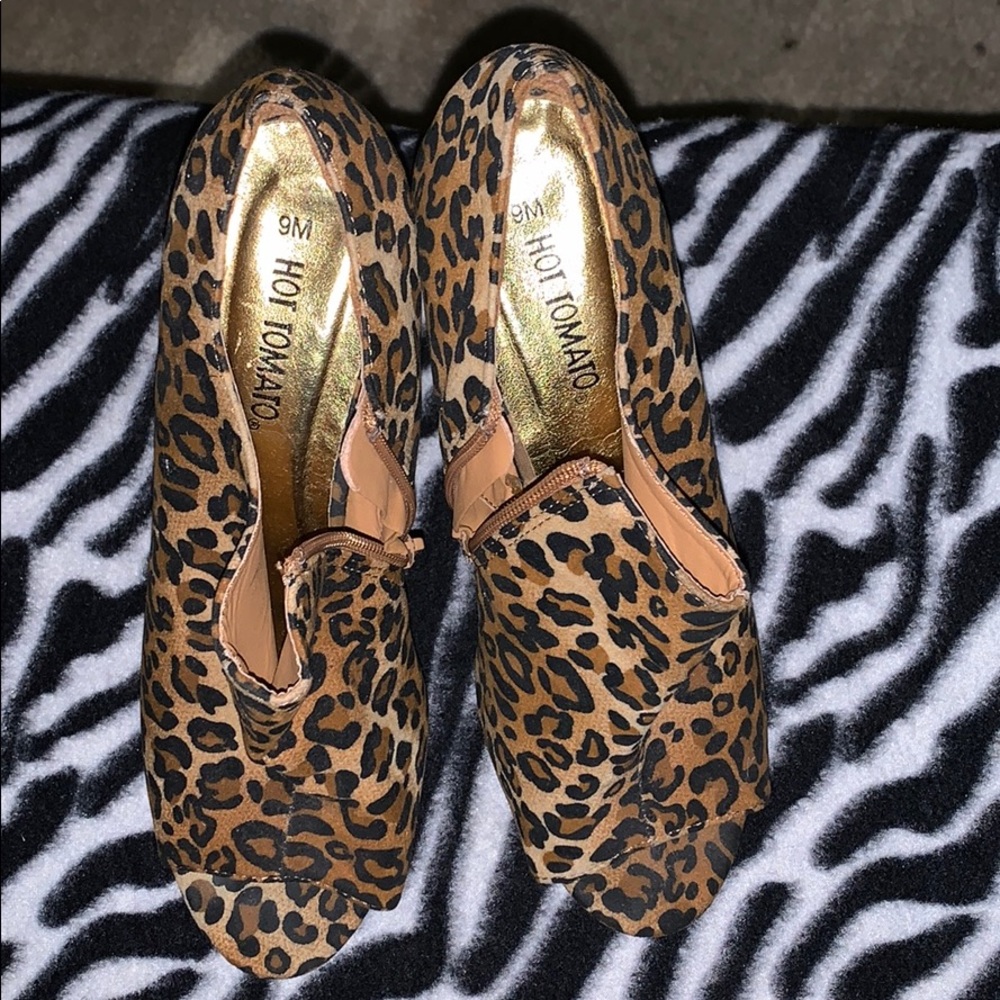 Hot Tomato Leopard print wedge booty